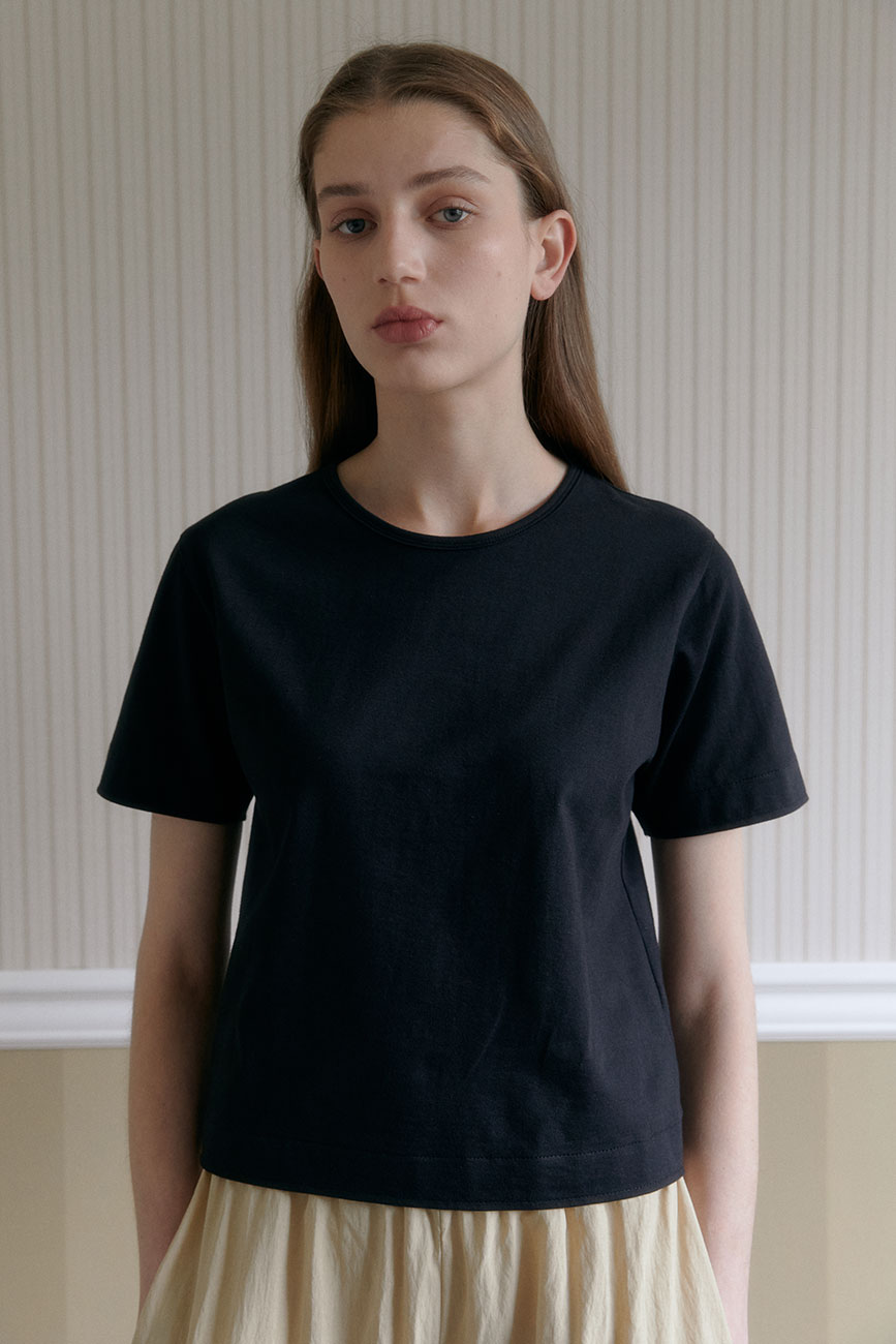 [5/27 예약배송] Silket Essential T-Shirts (Black)