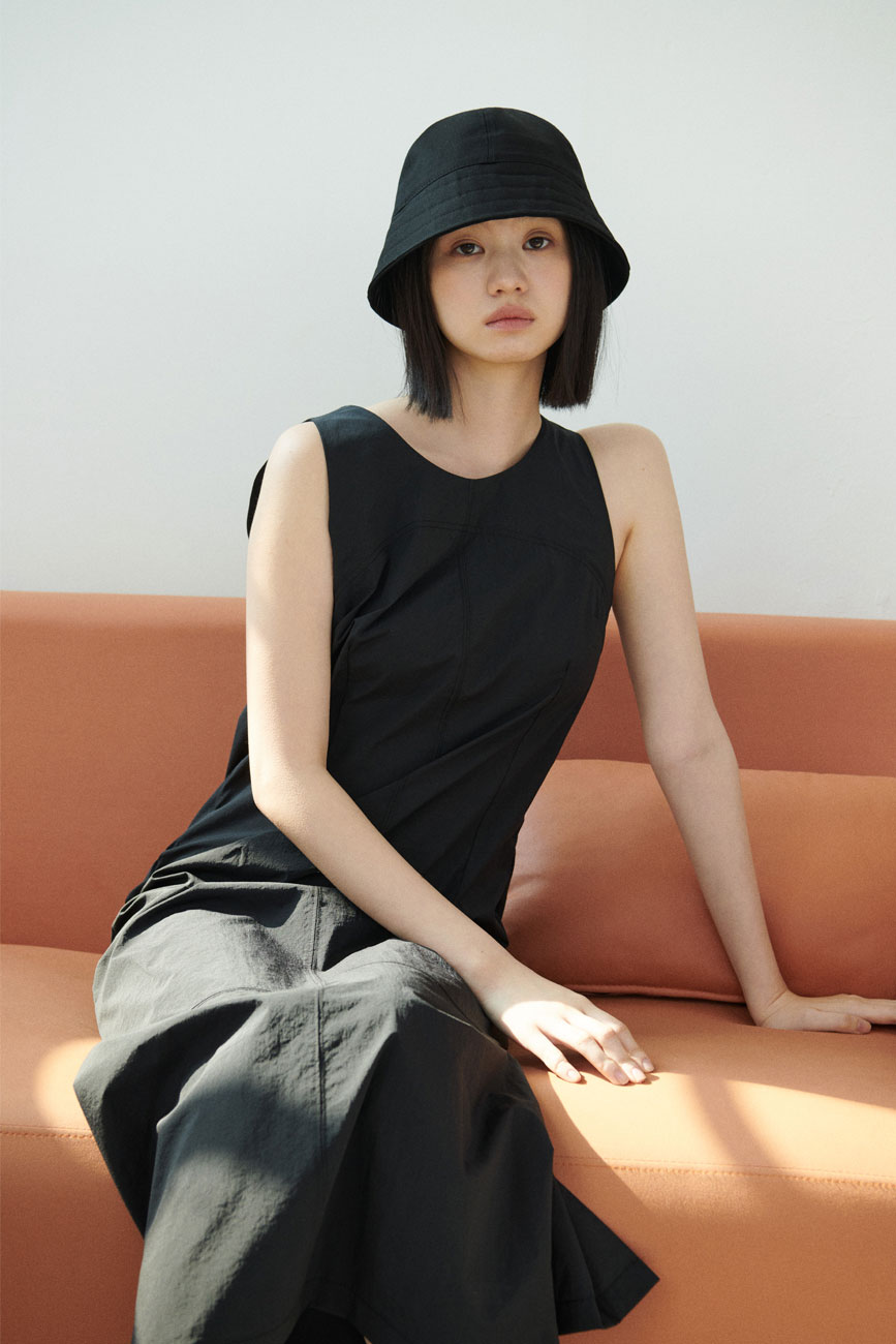 [RE] Nylon Sleeveless Dress (Black)