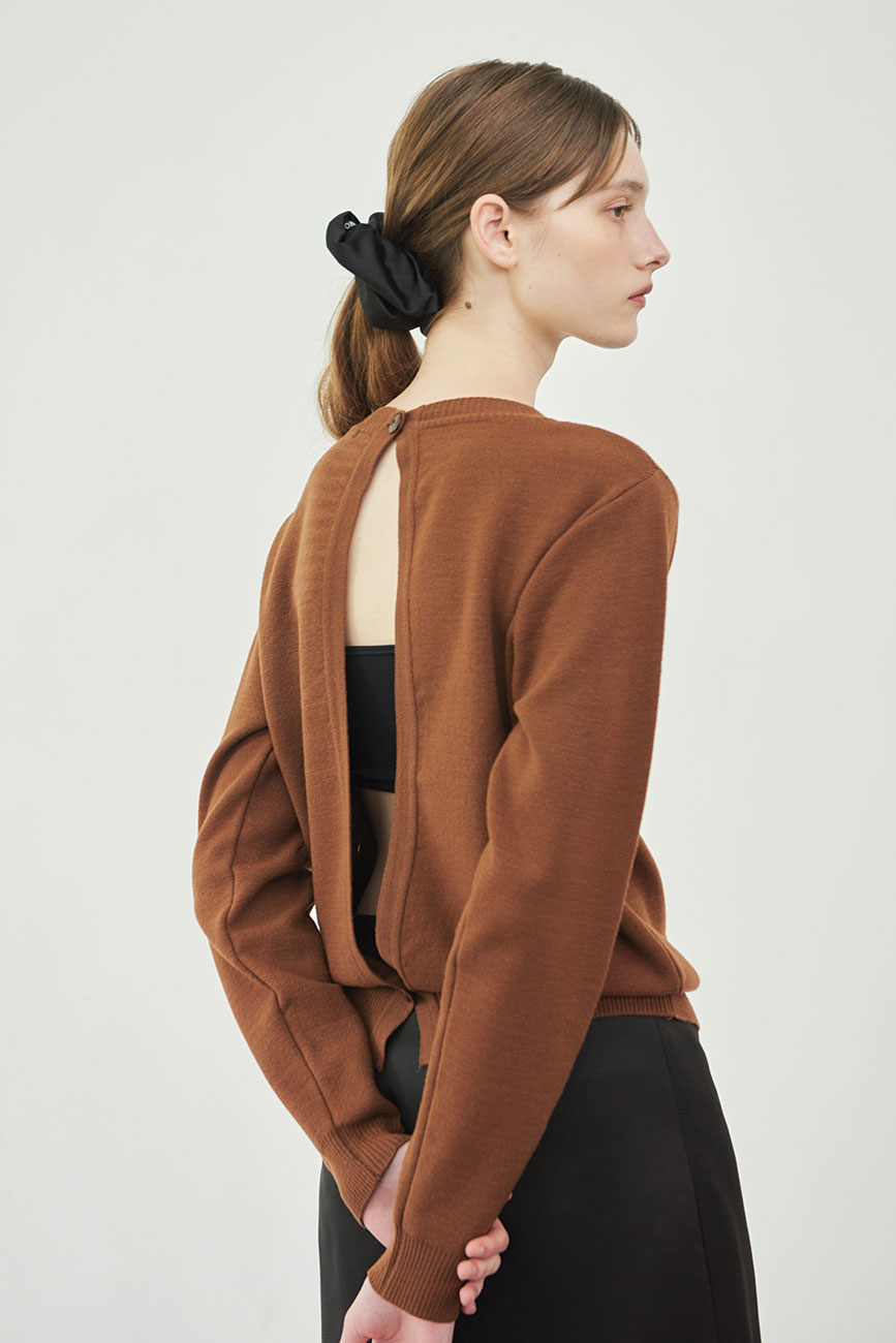 [10/12 예약배송] Back cut-out knit (Brown)