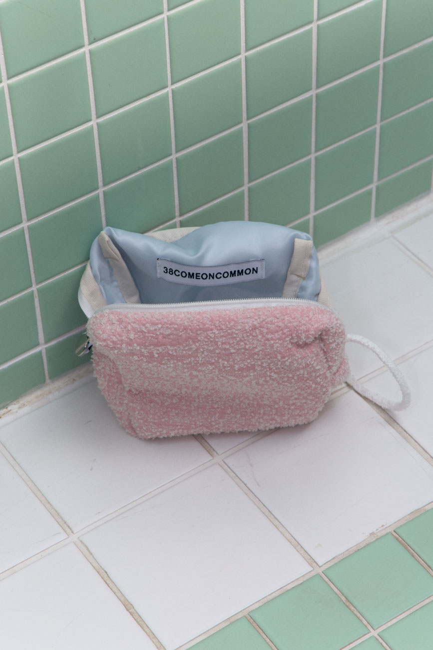 Boucle Pouch (Light Pink)