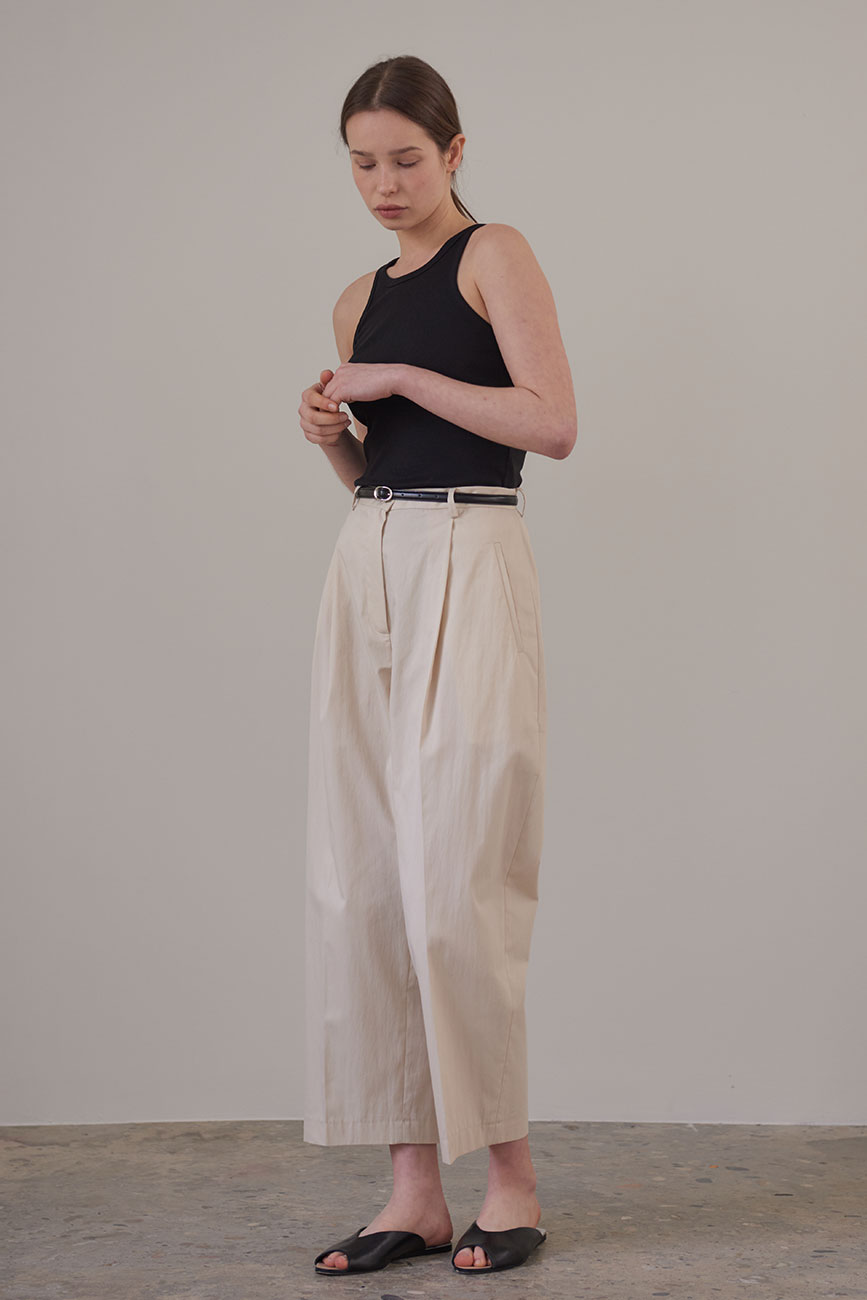 Tapered One-Tuck Pants (Ivory)
