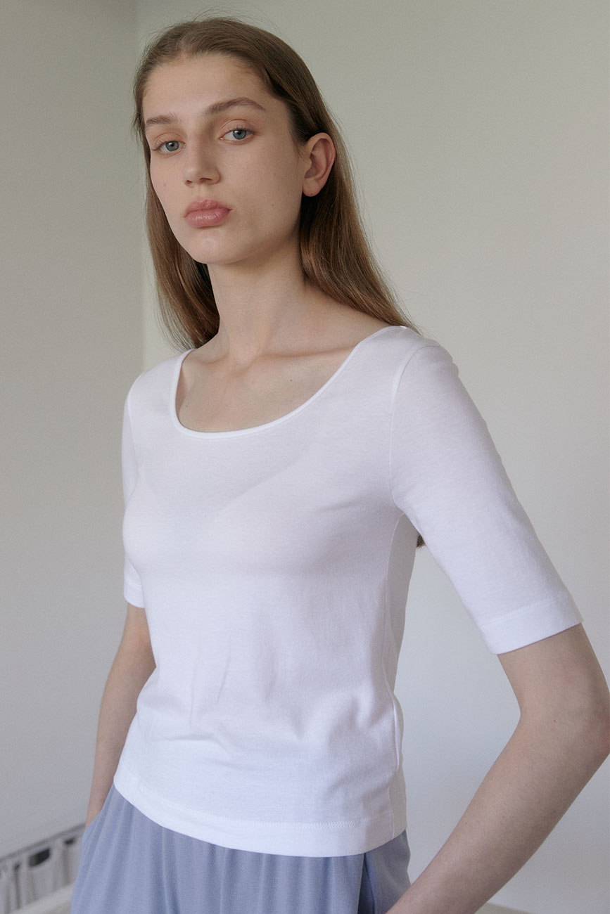 [RE] Scoop Neck T-Shirts (White)